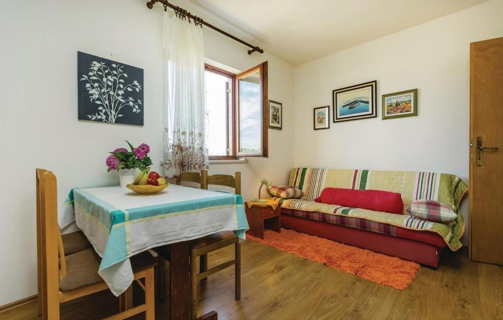 Apartments With A Parking Space Novigrad - 14408 Oda fotoğraf